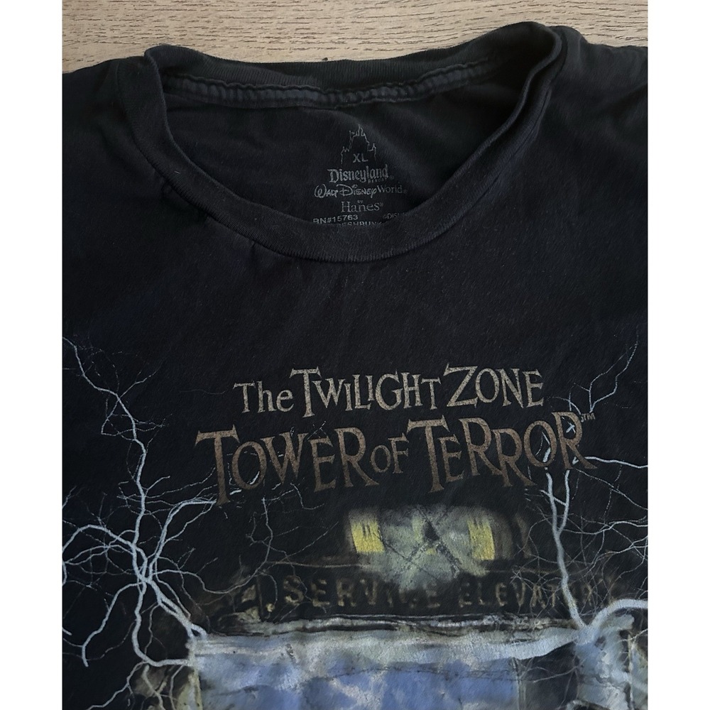 Disney I Survived The Twilight Zone Tower of Terror T-shirt Size XL Unisex Black - Picture 4 of 7